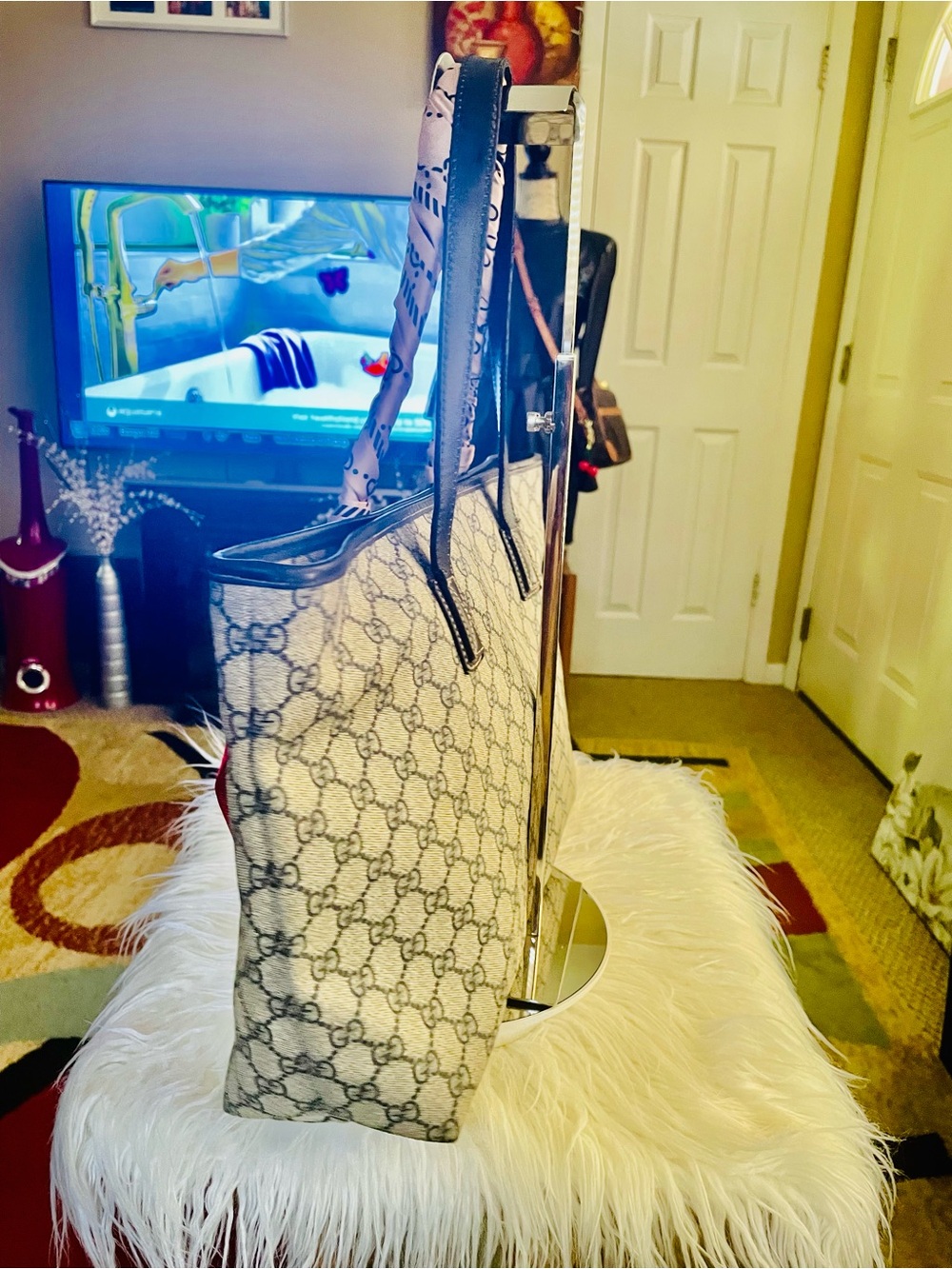 Gucci Beige GG Supreme Canvas Tote - Picture 14 of 16